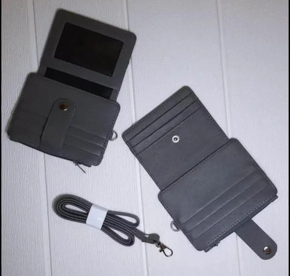 CARD HOLDER DOMPET KARTU SLOT BANYAK DAN ADA TALI UNTUK DI LEHER YA