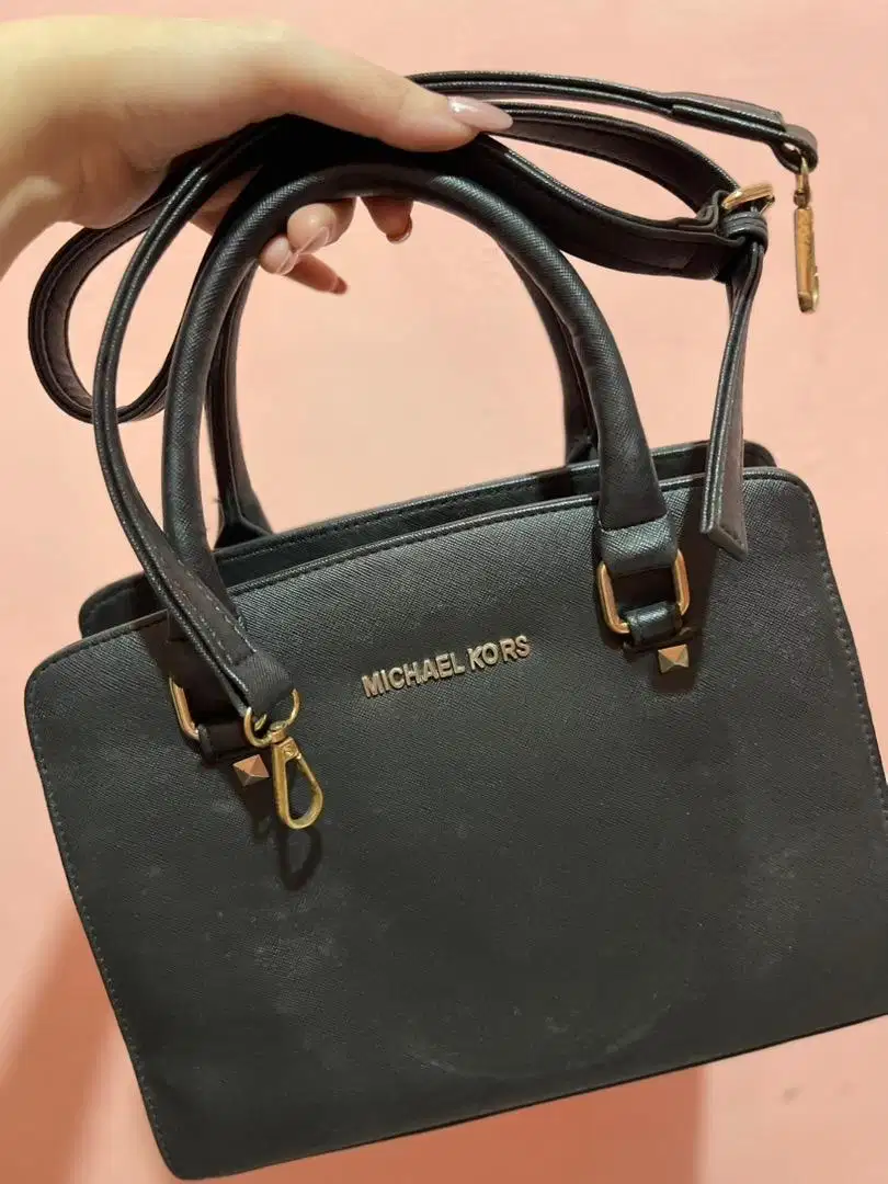 PRELOVED TAS TANGAN ADA TALI PANJANG MICHAELKORS