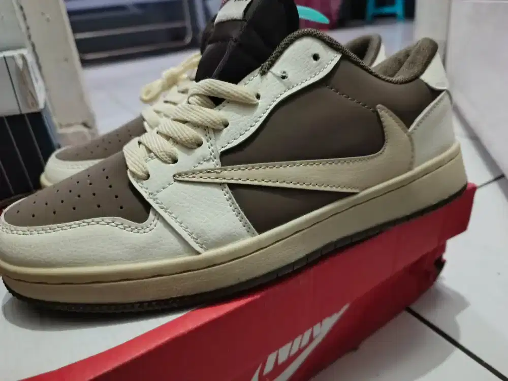 Nike air Jordan size 43 like new mulus jual cepet aja 275rb nett