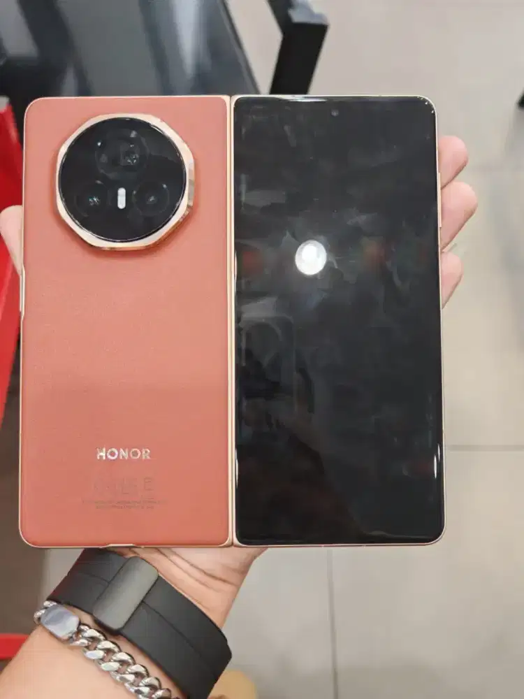 HONOR MAGIC V3 smartphone lipat