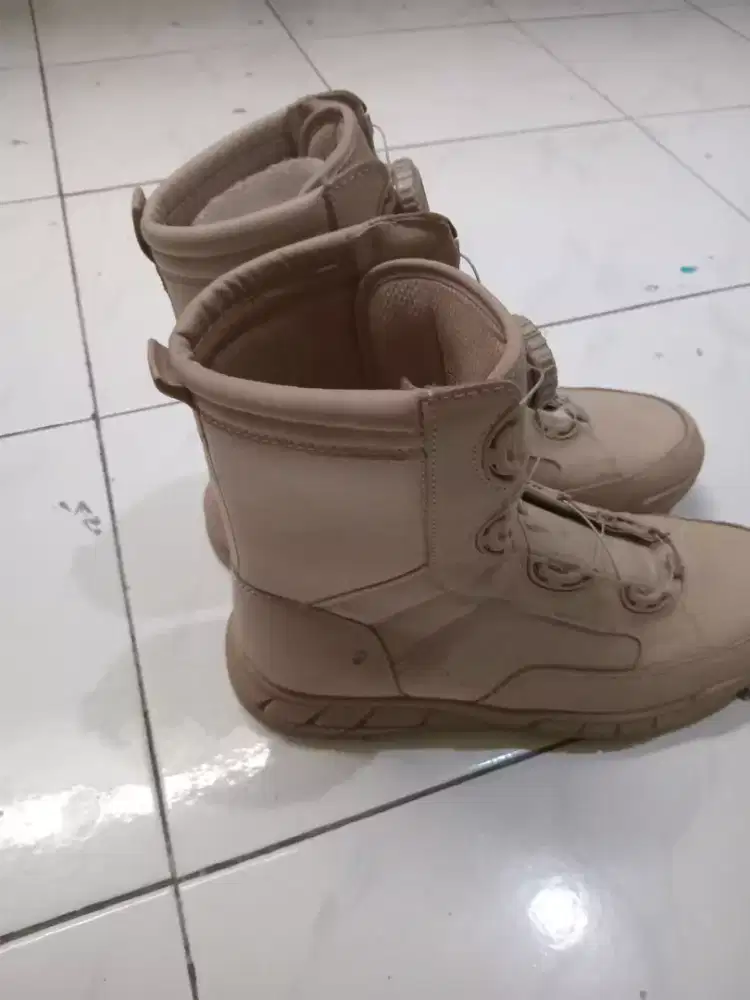 sepatu boot Army
