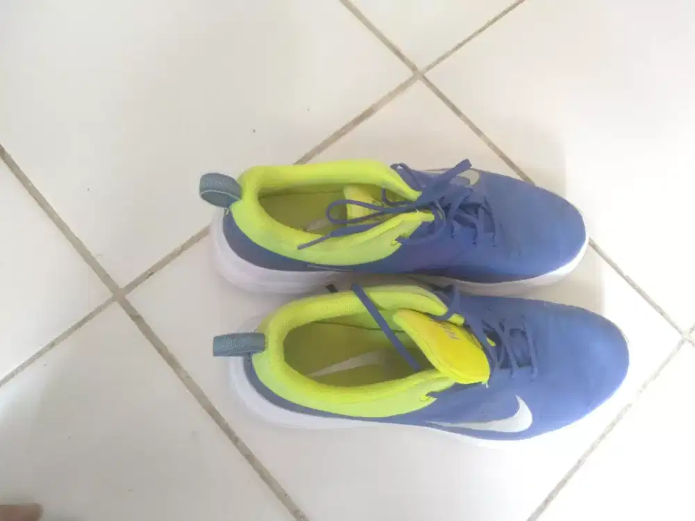 Sepatu lari joging nike 38 39 sport run trail