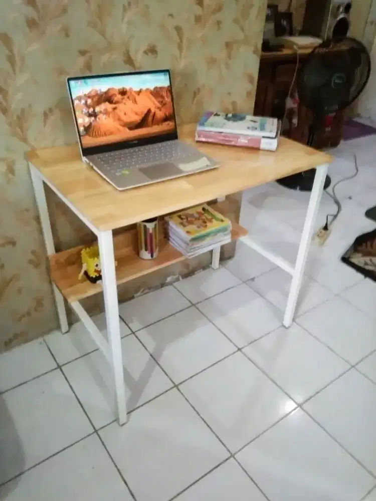 Meja komputer meja belajar meja kerja