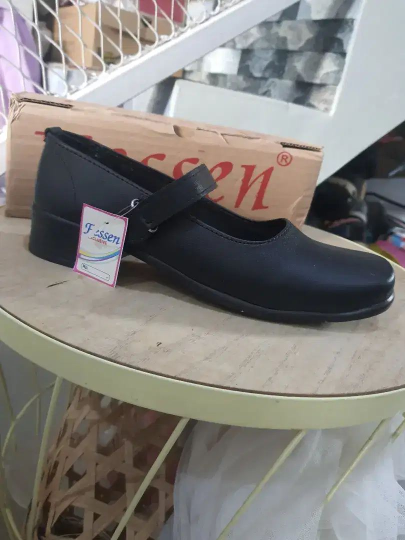 FESSEN Pentovel Sepatu Paskibra