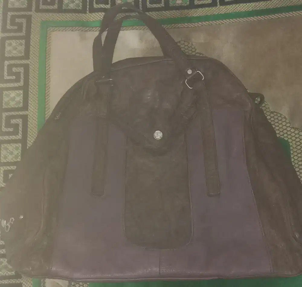 Tas kulit asli buat traveling