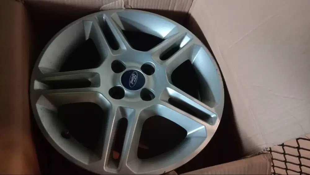 Dijual cepat Velg Ori ford fiesta ring 16