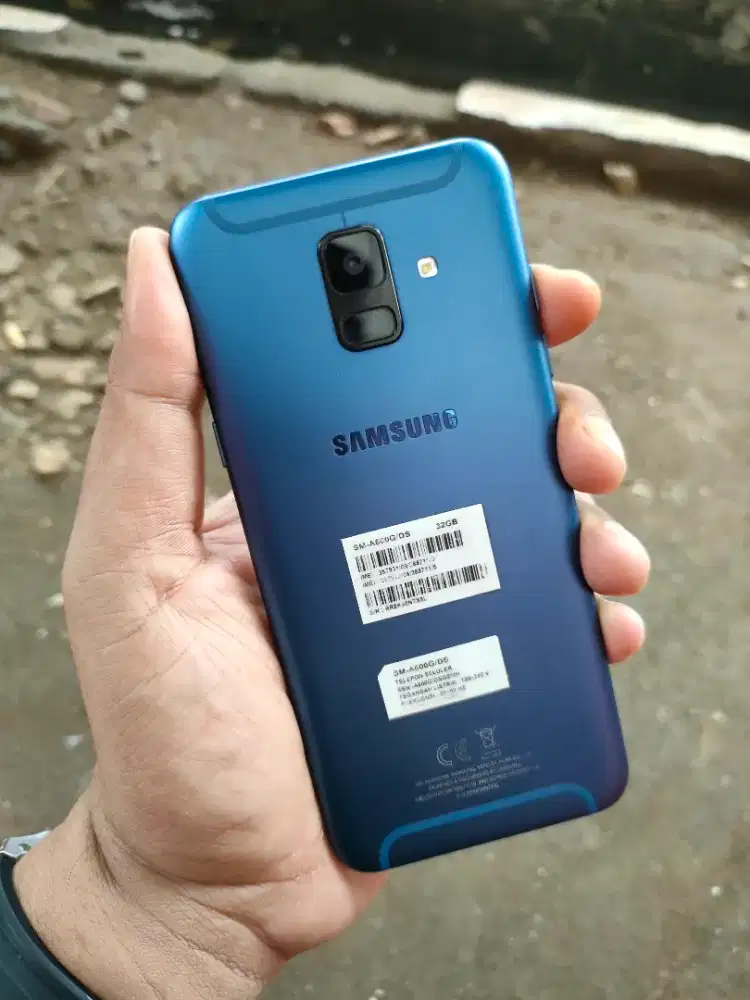 Samsung A6 ram 3/32 mulus bgt masih orian layar amoled (HP only)
