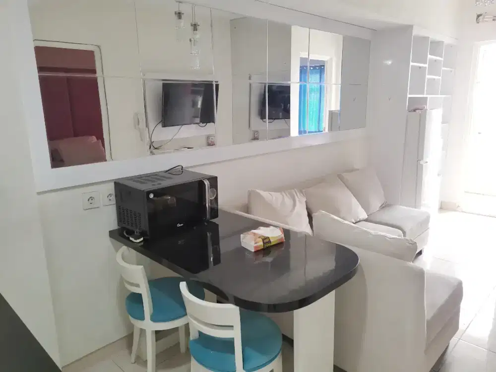 Springlake 2 BR FF Vu BCBD Jual Siap Huni Apartemen Summarecon Bekasi