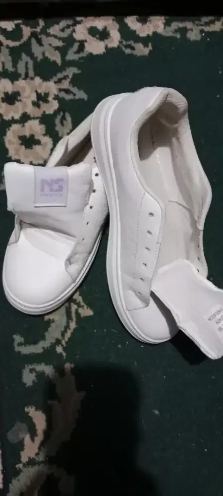 Sepatu putih noartstar ukuran 39