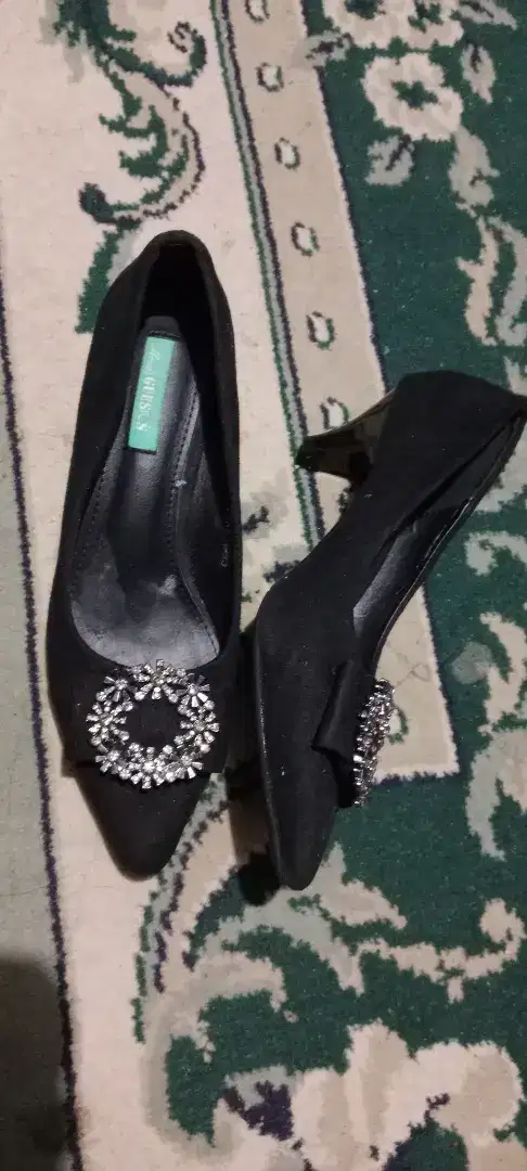 Sepatu hak 3CM beludru nmr 39