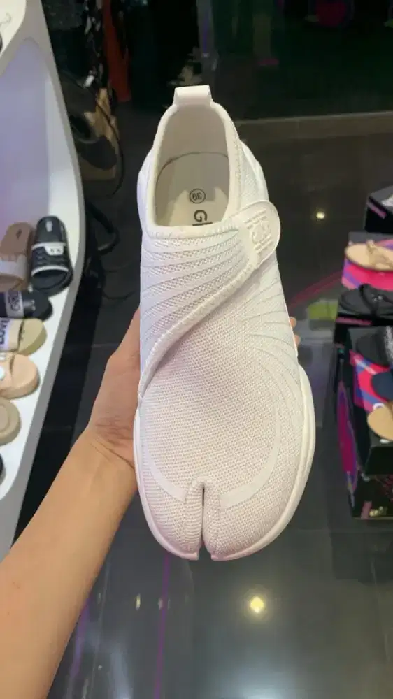 GOSH SNEAKERS sepatu wanita ORIGINAL size 40