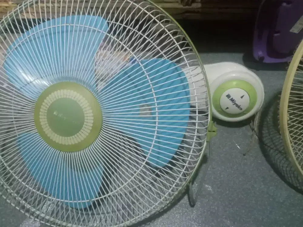 Dijual kipas dinding sepwrti gambar y