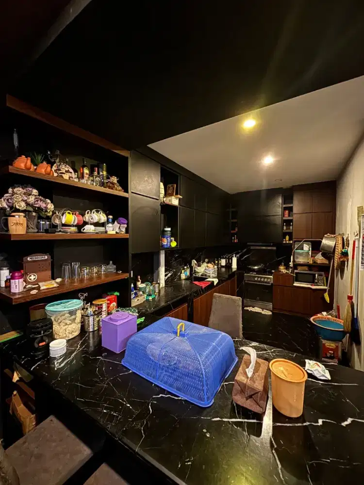 Murah dijual cepat rumah mewah estetik strategis srondol banyumanik