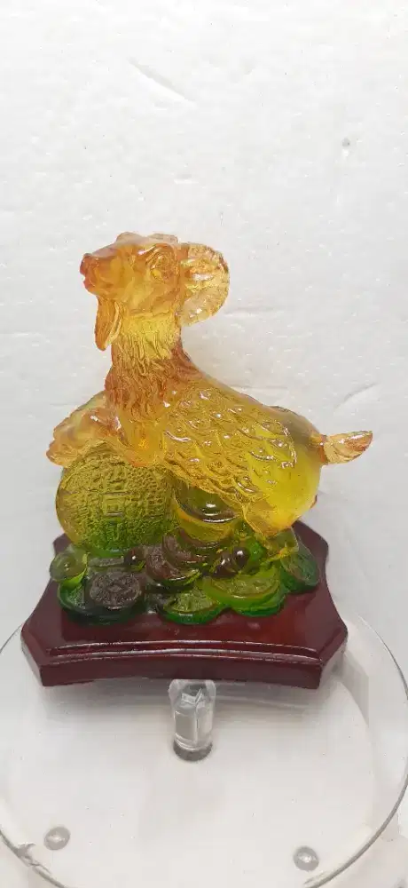 Pajangan resin warna