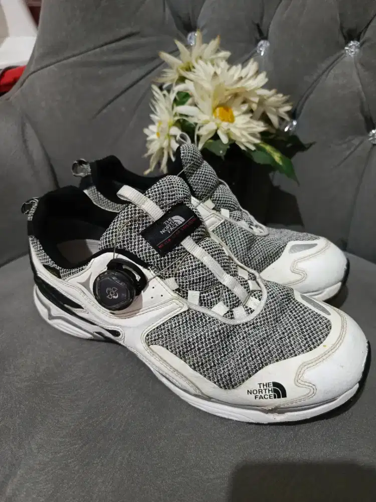 Sepatu tnf ori enak empuk