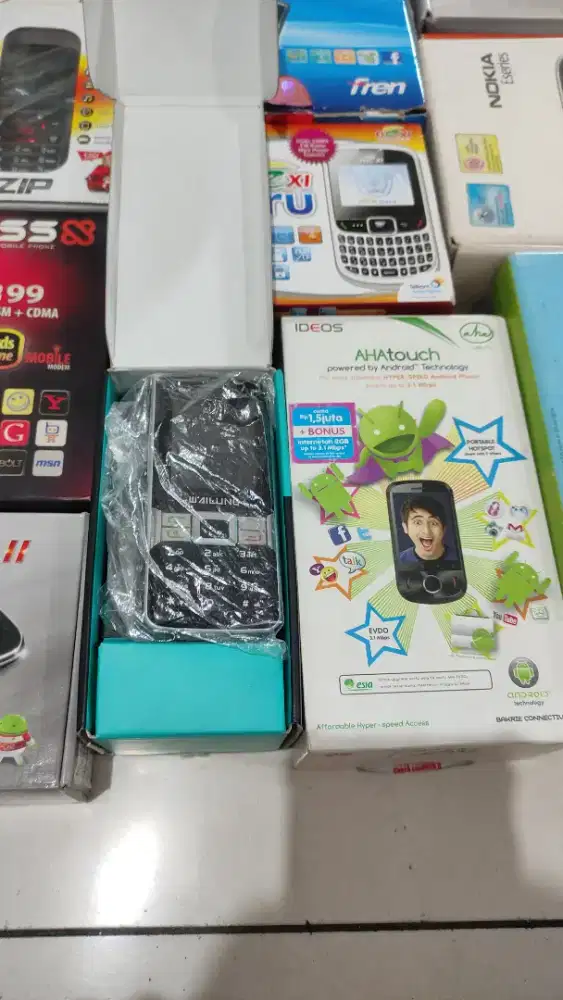 Nokia AHA Flexi Smartfren ZTE Wailung Blackberry Phone
