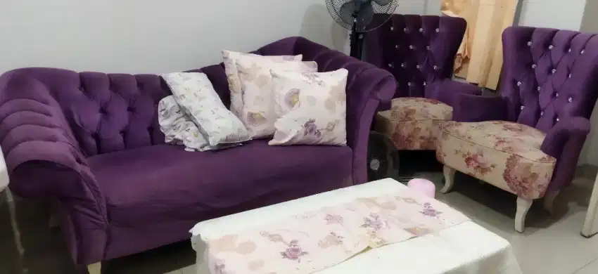 dijual sofa klasik bekas.