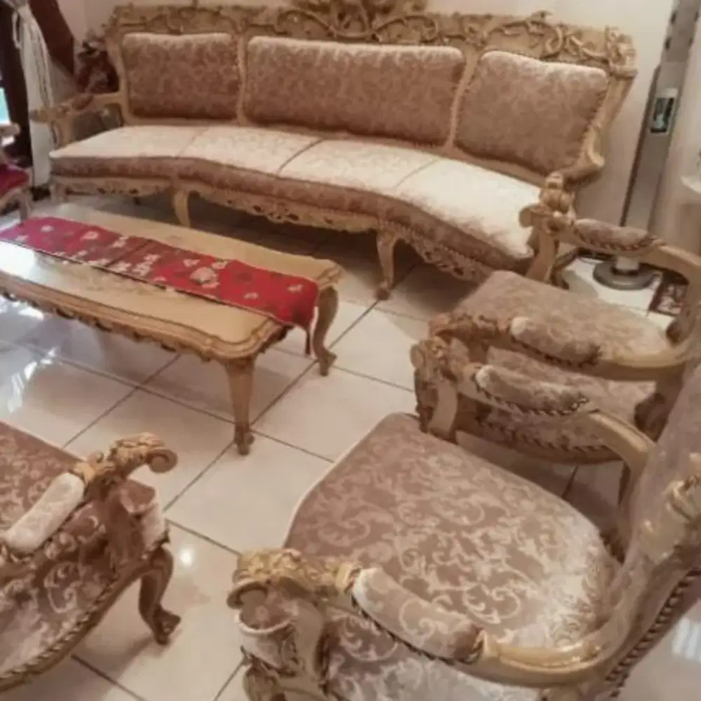 Service sofa dan costume