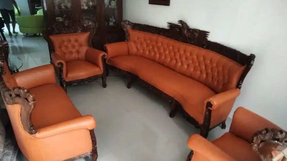 Service sofa dan costume