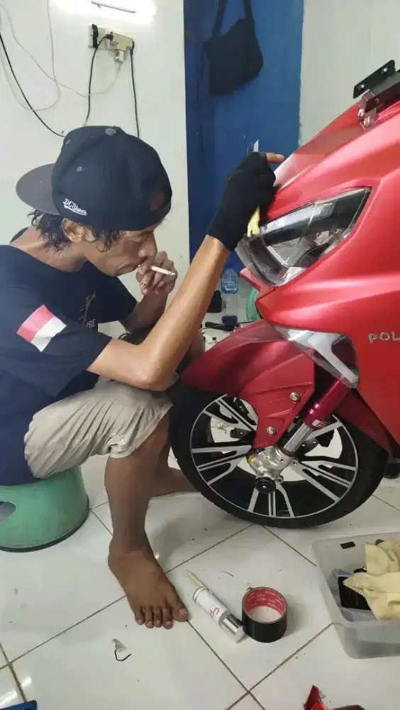 Jasa Pasang Stiker Molis Fox R