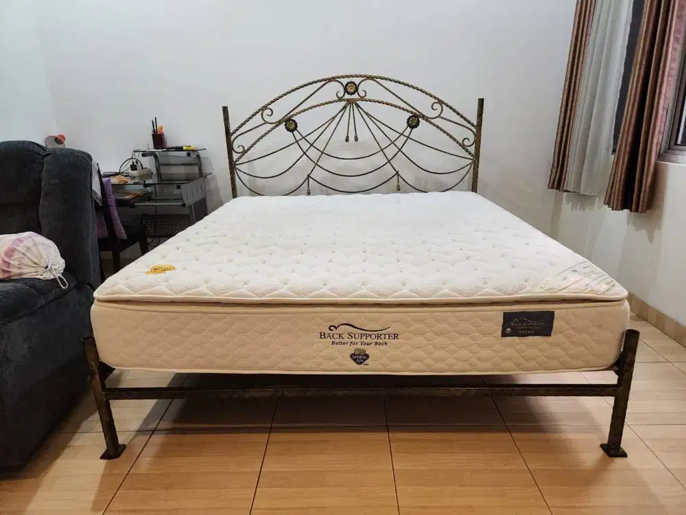 Ranjang besi ulir tempa bed merk SPRING AIR ORTHO tulang bersih