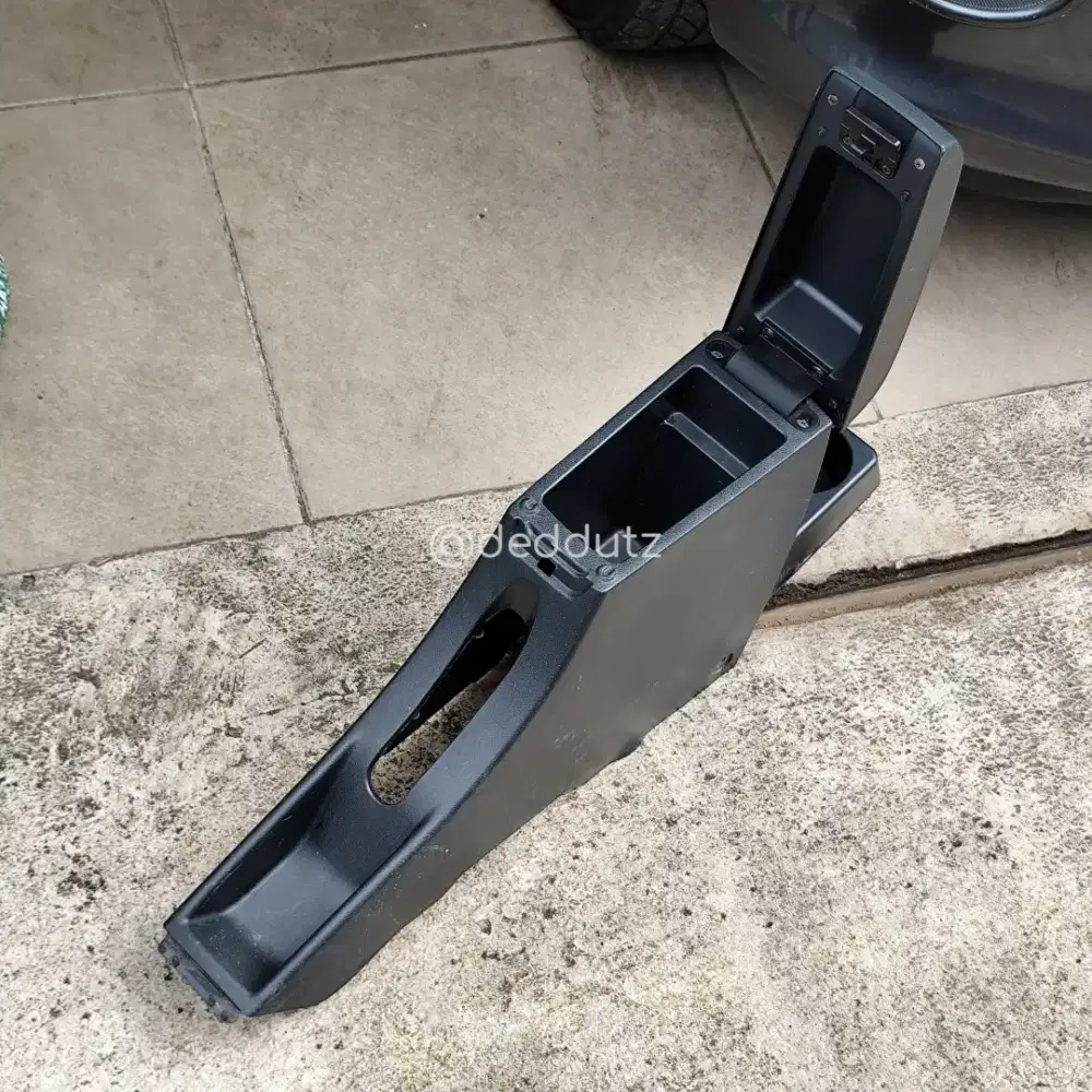 [agya ayla] konsol box tinggi original