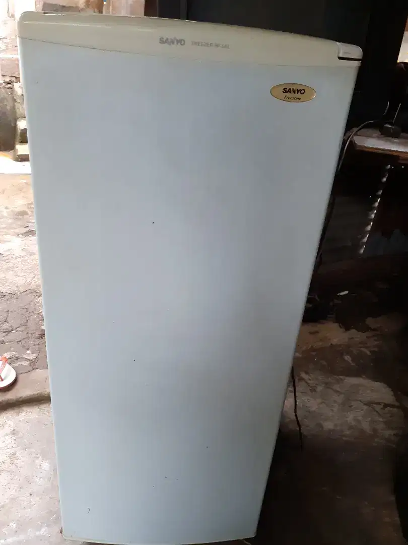 Jual preser 6rak merk sanyo original normal mulus garansi  di anter.