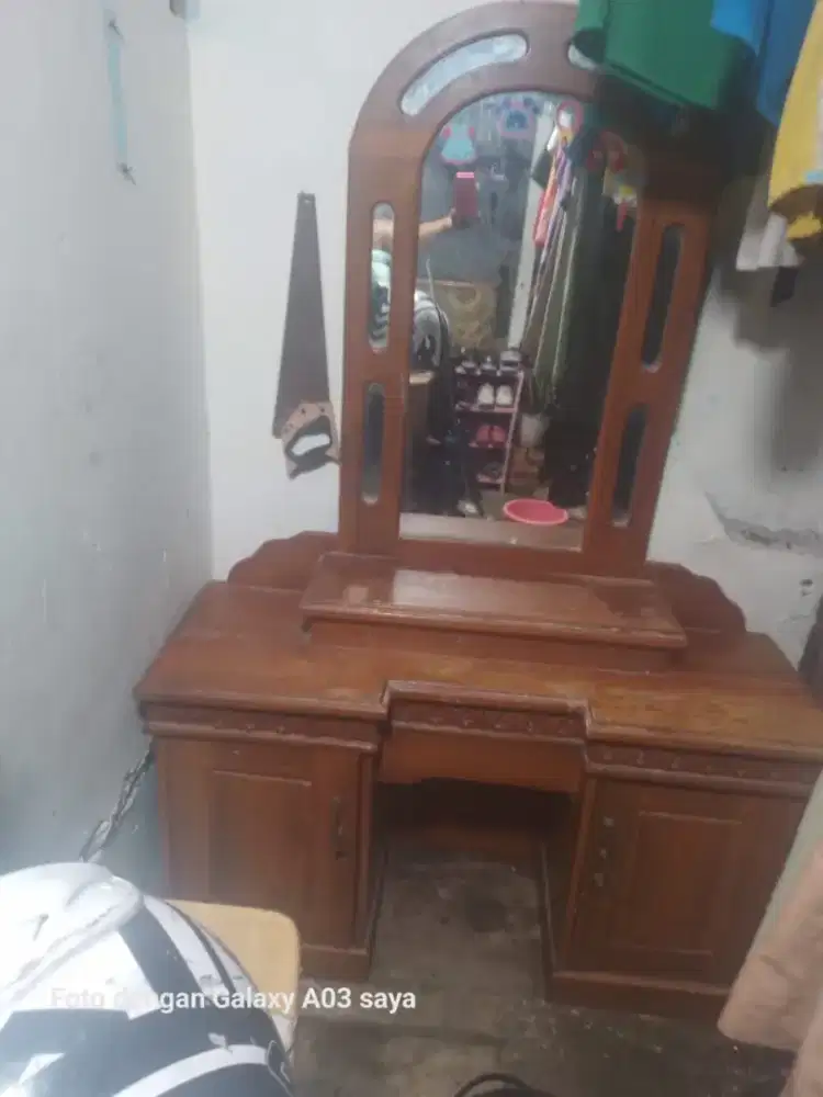 Meja Rias Kayu Jati Asli 300k Nego di jual cepat