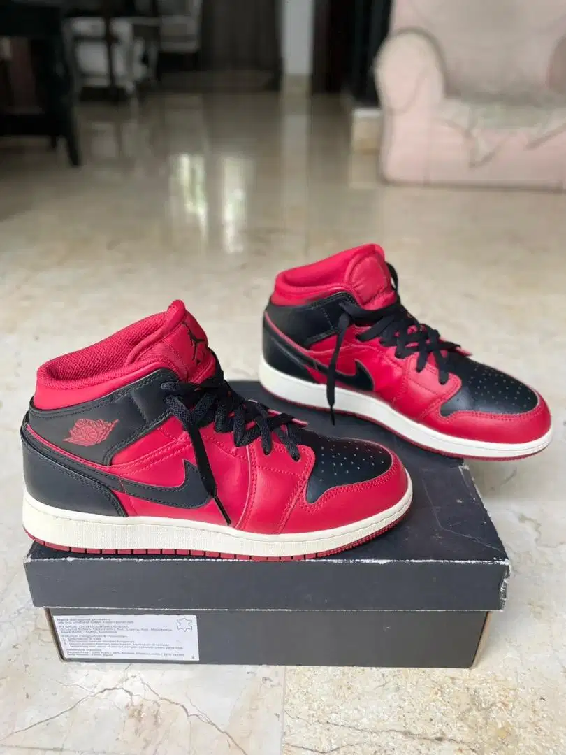 Nike Air Jordan 1 Mid (GS)  Gym Red/Black-White 6.5YOri
