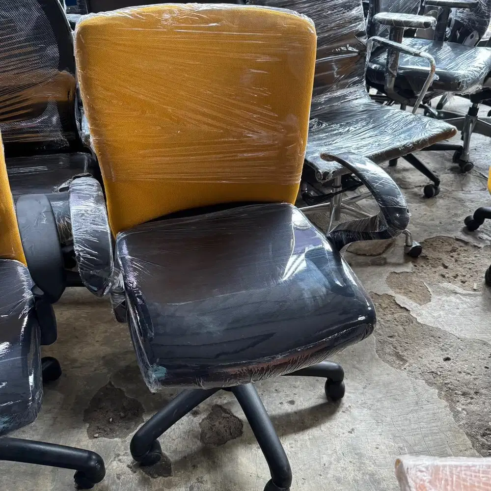 Kursi salon / kursi kerja / kursi tamu masih bagus bagus dijamin