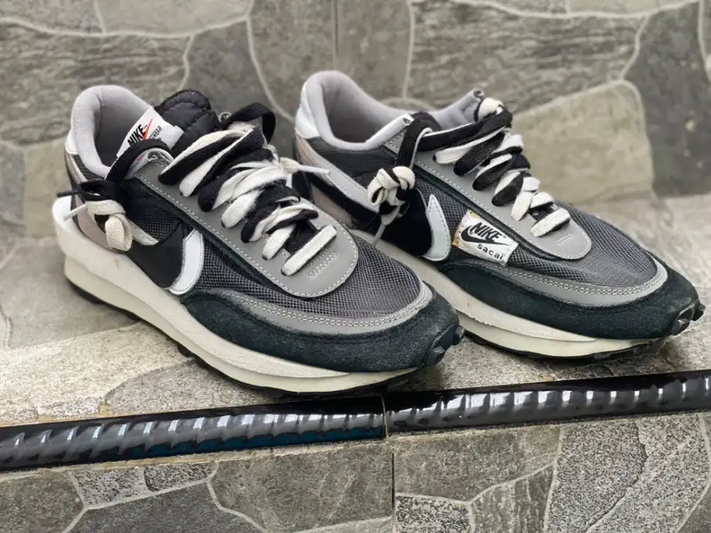 Sepatu nike sacai  original