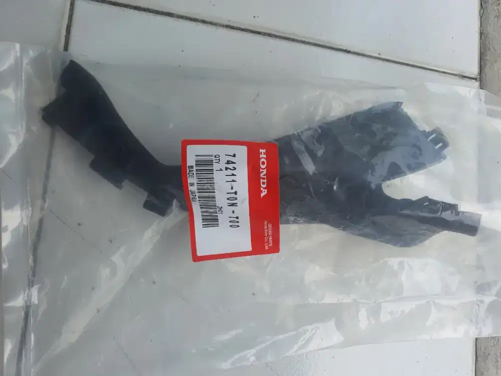 Cover Karet Cowl Kap Mesin Honda CRV RM Gen 4 2014 Kiri.