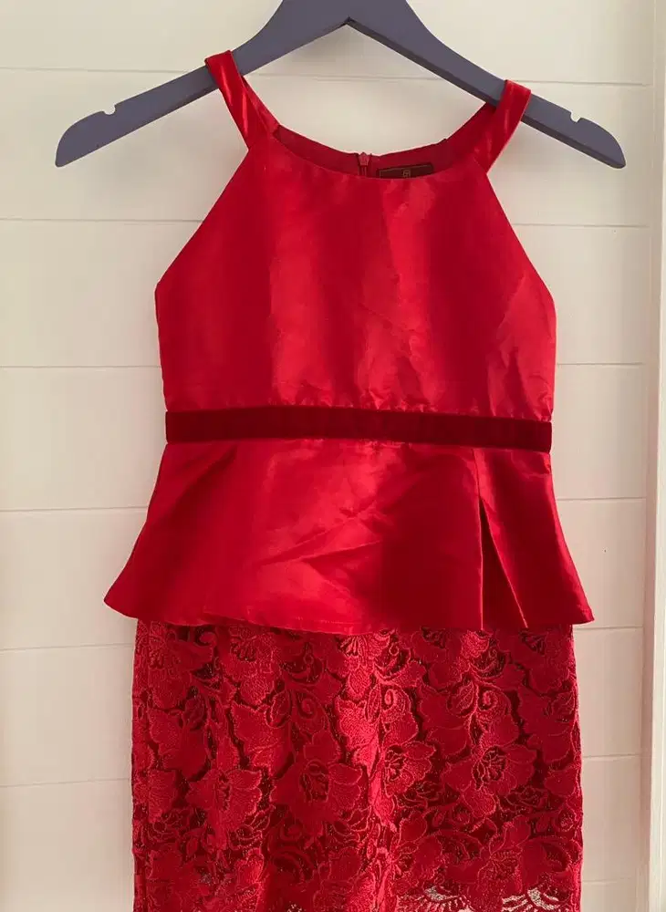 Dress anak warna merah