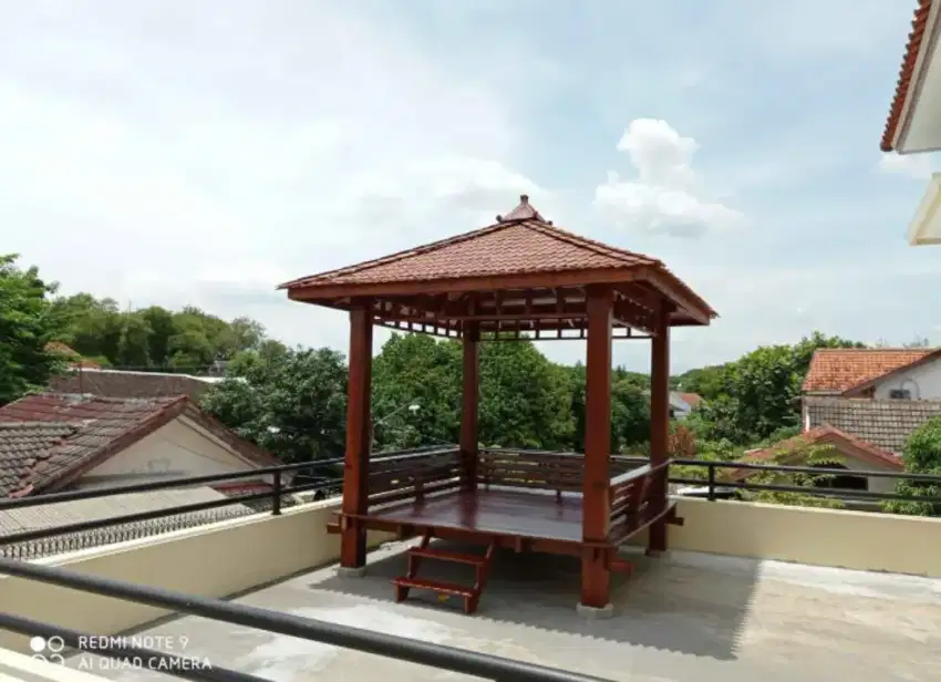gazebo pilar kayu utuh