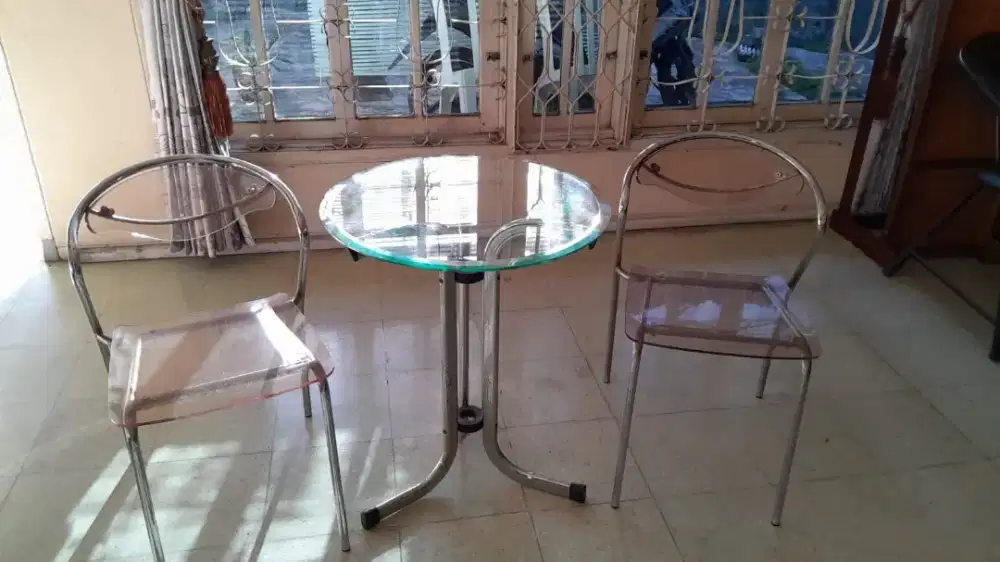 KURSI ACRYLIC TRANSPARAN & MEJA KACA
