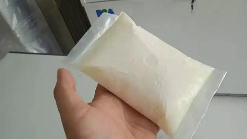 Susu kambing murni dalam kemasan bantalan 200 ml