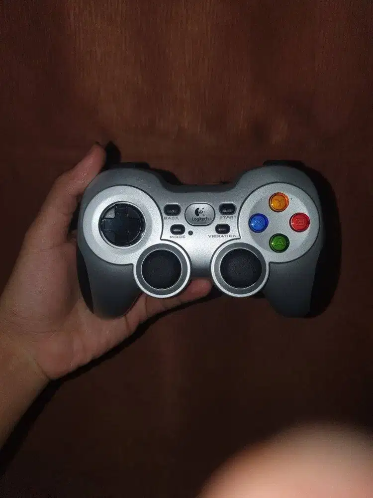 Gamepad Logitech F710 Wireless