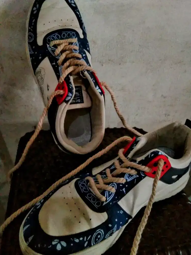 DIJUAL Sepatu Casual Cowok uk.43