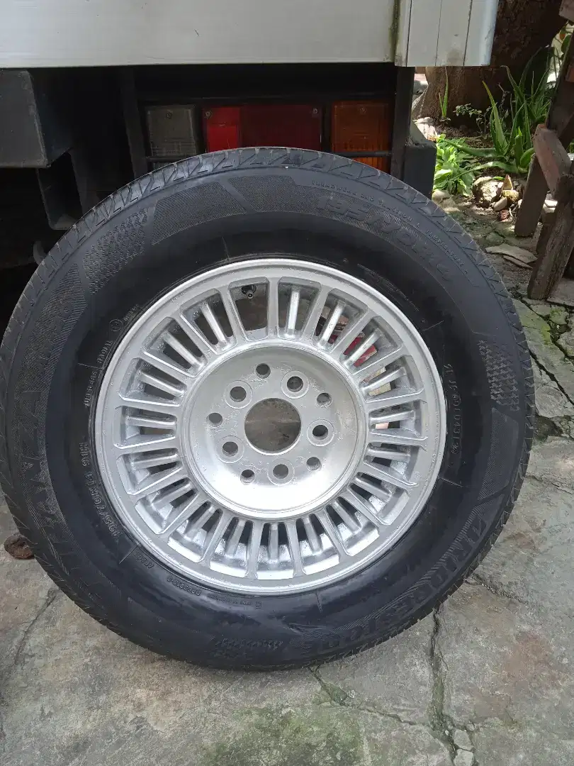 Dijual murah pelek reseng ban radial lobang 5 cocok L300 UK 195/70/14