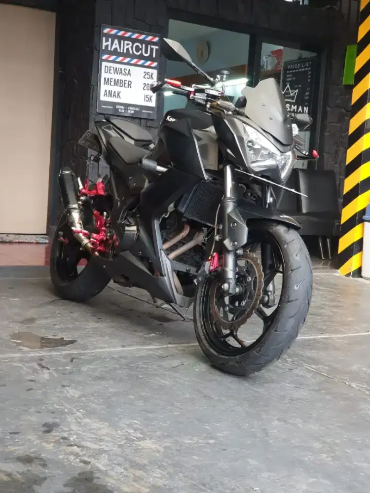 Kawasaki Z250 hitam 2 silinder 2013