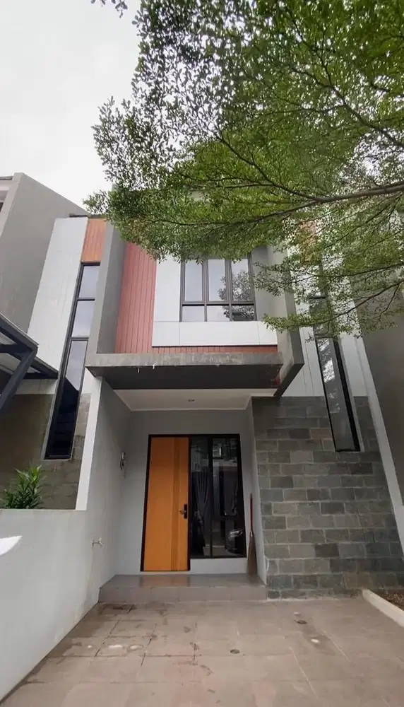Disewakan rumah 2 lantai Metland Transyogi Belakang MCD