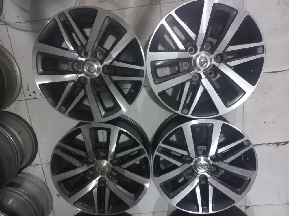 VELG OEM FORTUNER VRZ Ring 18 bisa beli 1 pcs untuk serep
