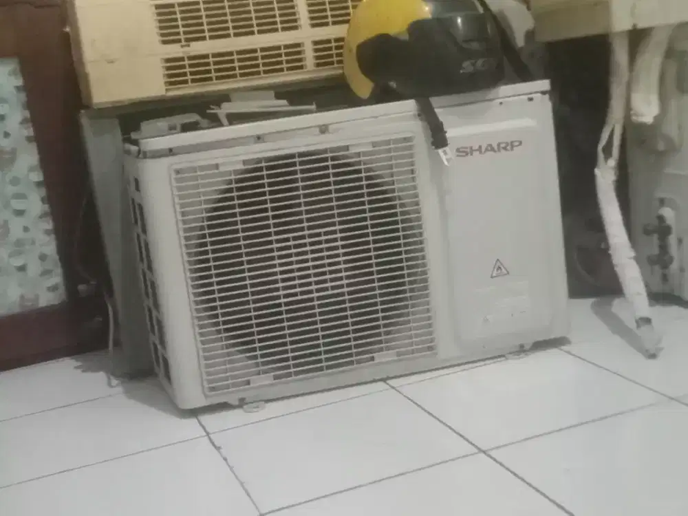 Menerima AC rusak dan AC lama