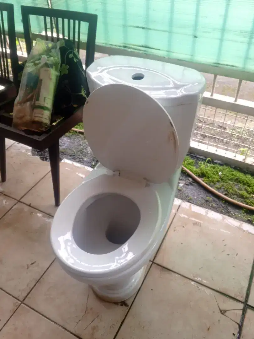WC Duduk Merk Parma