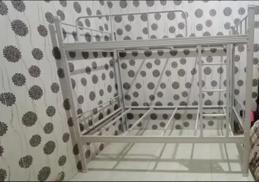 Ranjang/tempat tidur tingkat
