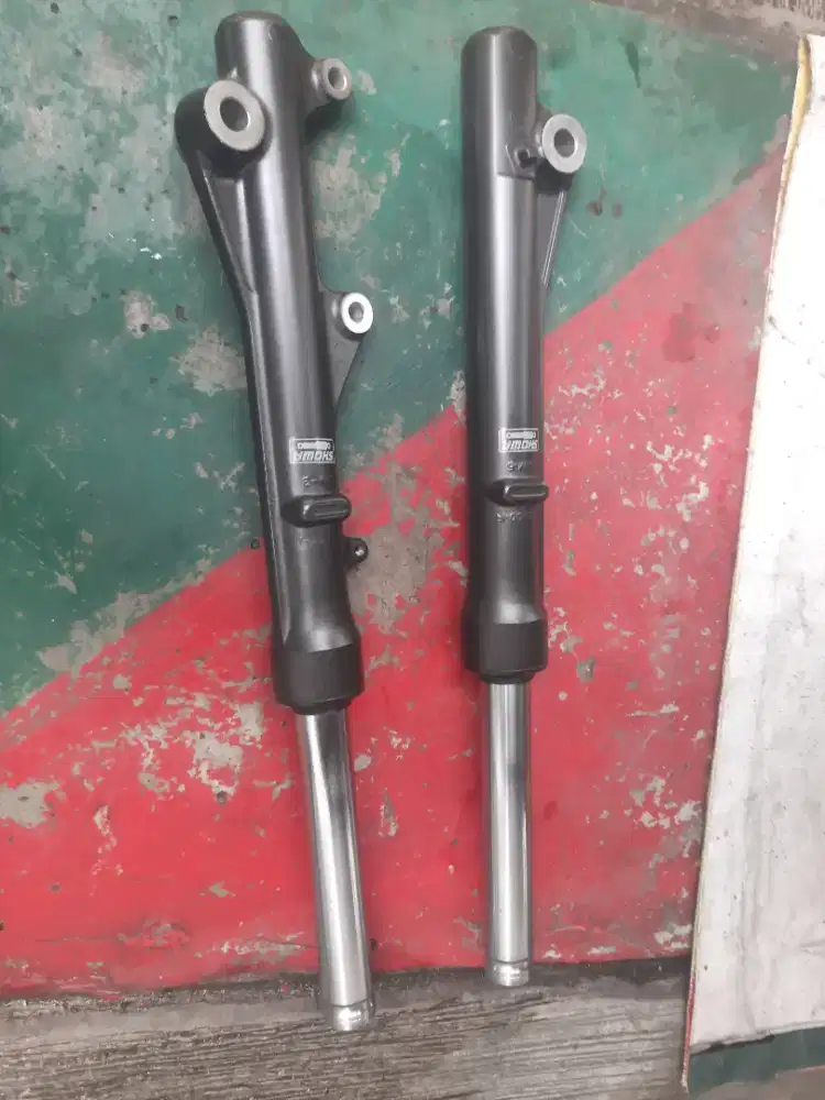 shockbreaker Vario 125 CBS ISS ACC 2024 depan bekas