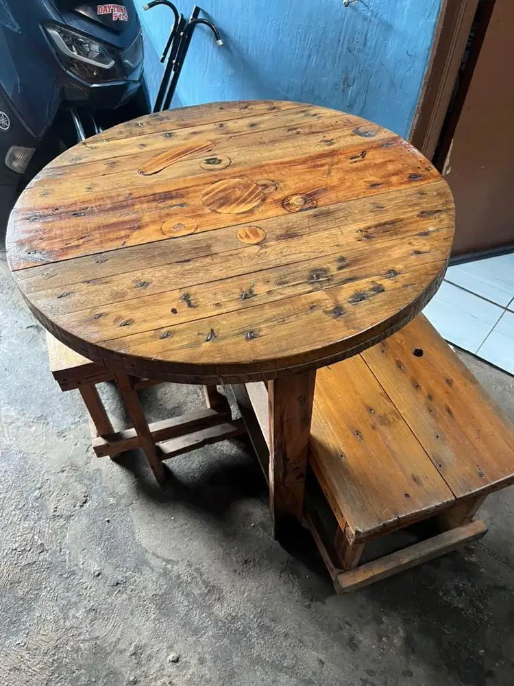 meja kayu jati bundar buat usaha