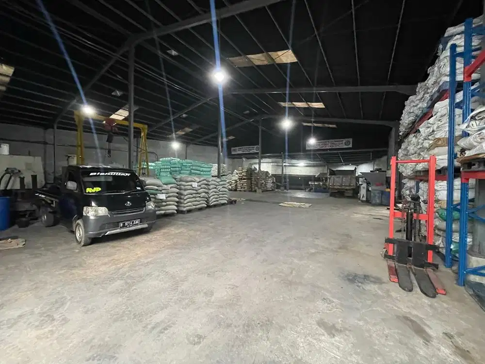 Di Sewakan Pabrik ex Pabrik Biji Plastik & injection