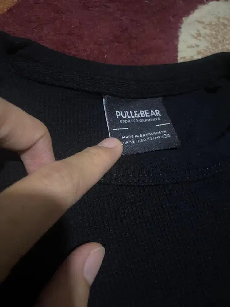 Kaos Baju Motif Wol Hitam PULLNBEAR PULL&BEAR original