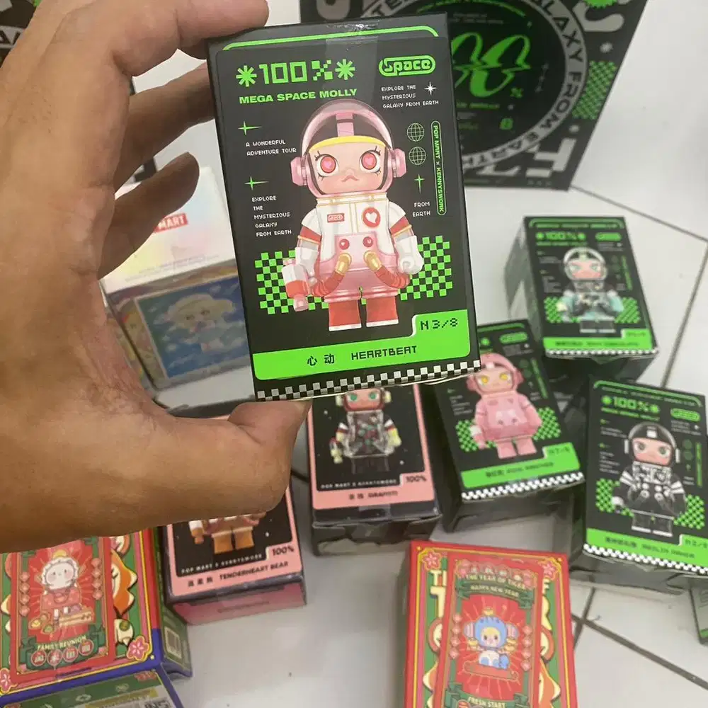 POP MART SPACE MOLLY HEARTBEAT FOIL SEALED